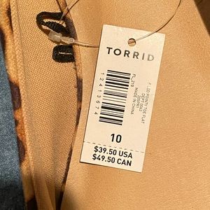 NWT Torrid Leopard Faux Suede Pointed Toe Flat 10w Wide Width Shoe